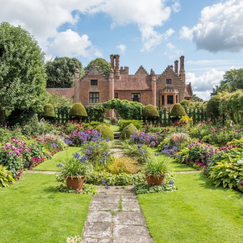 Chenies Manor House Gardens